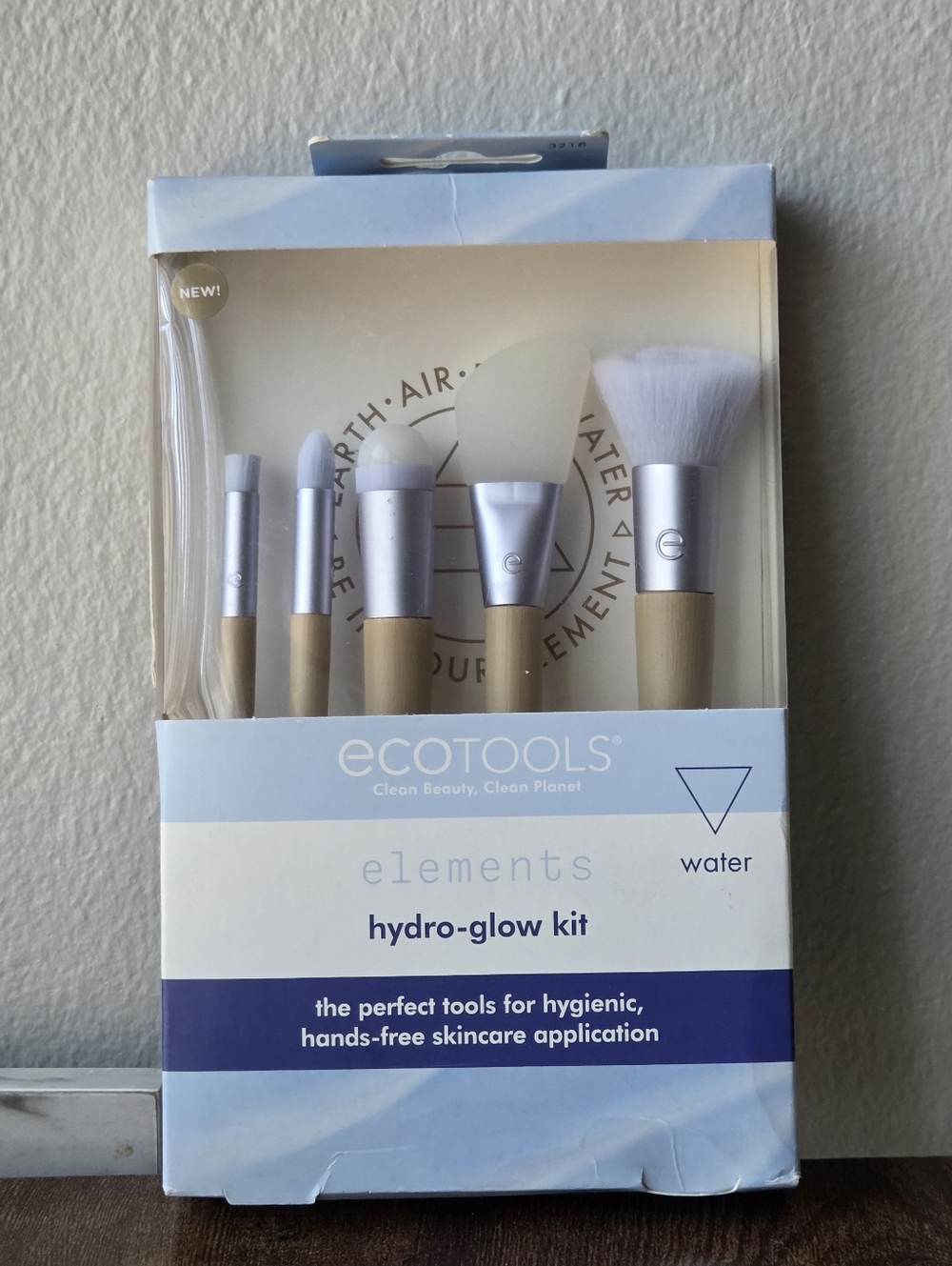 ecotools Elements Water - Hydro-Glow Kit - Blue and White Skincare Brush Set